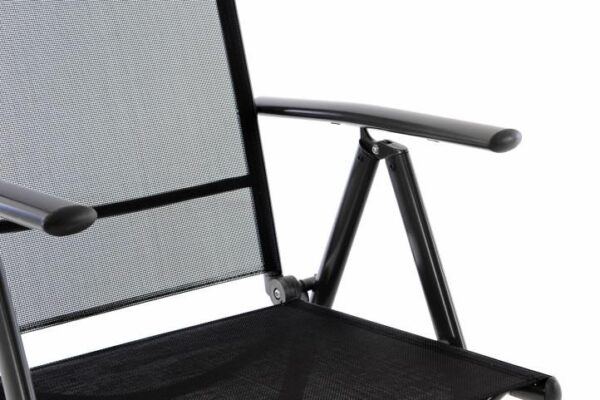 1487746513-786870-big