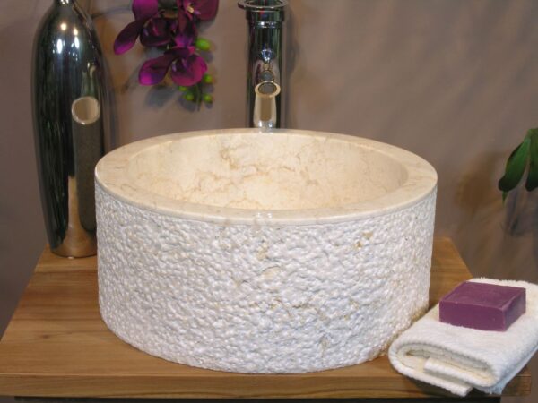 1517394975-876135-big