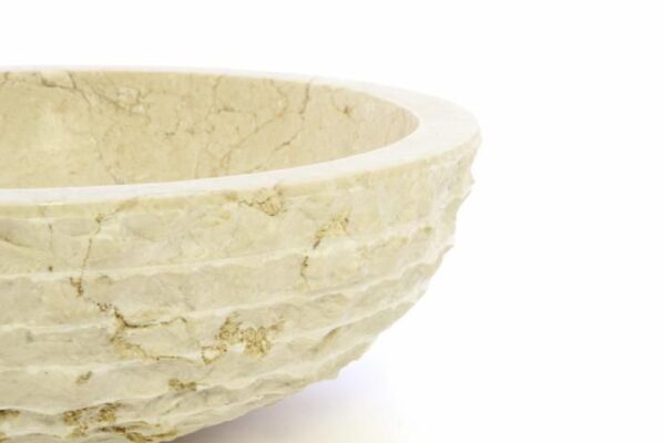 1518599758-353555-big